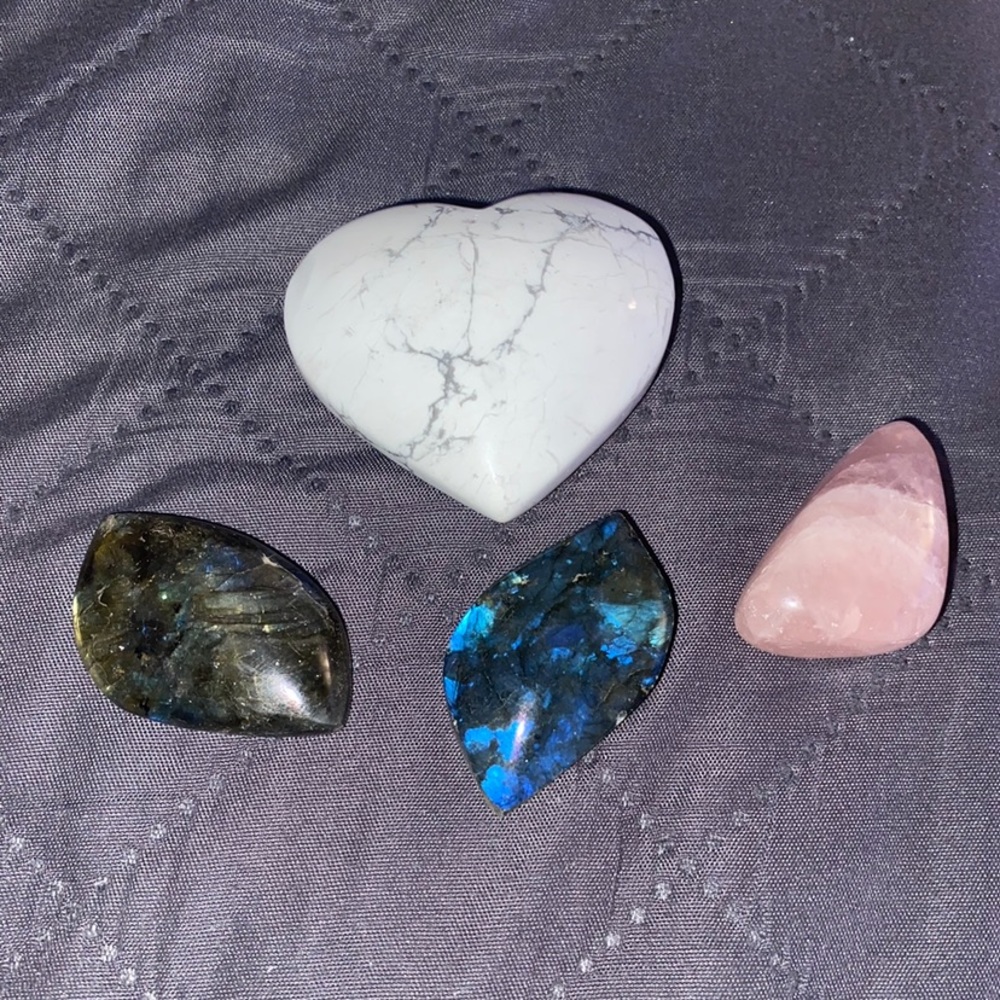 Pocket crystals
